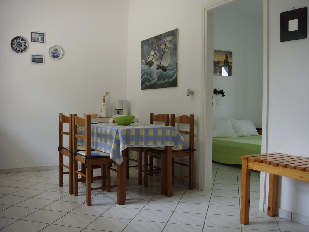 Eleftheria Studios And Apartments Acharavi  Quarto foto